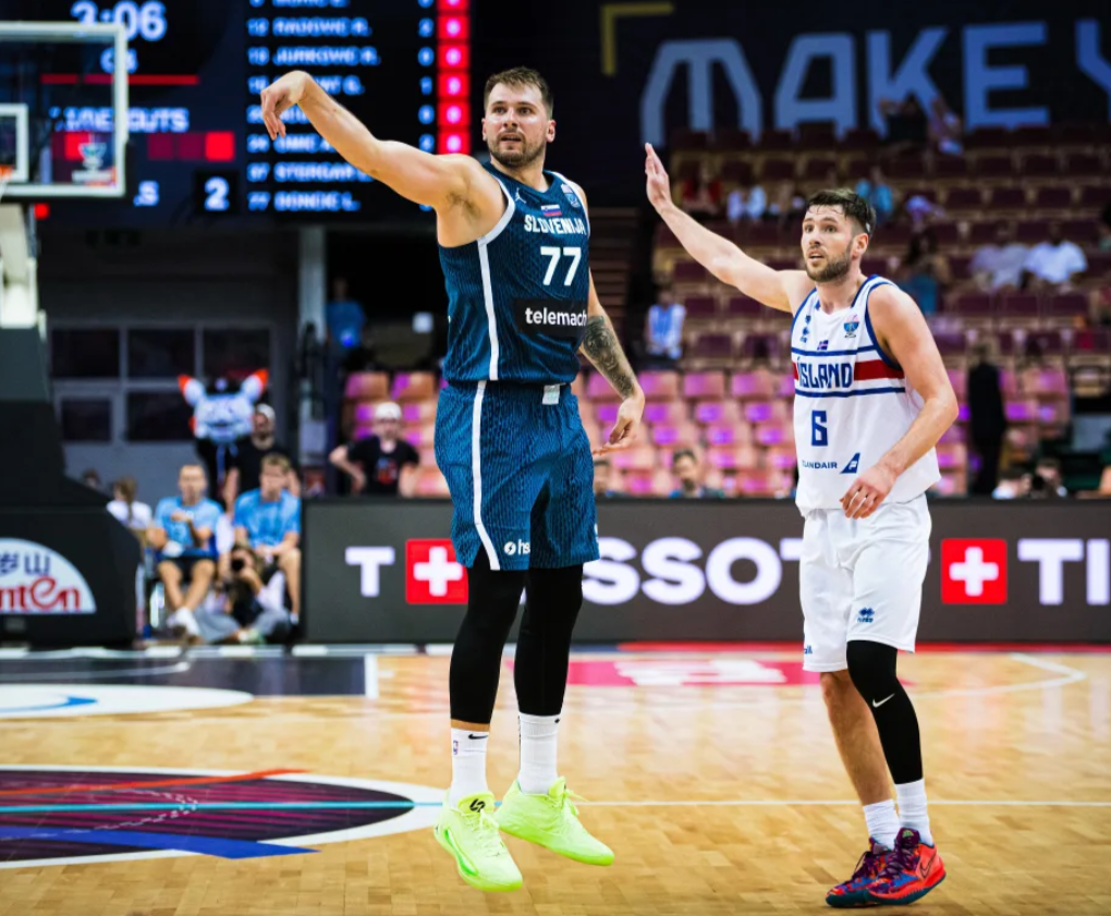 2连败后2连胜带队晋级：东契奇场均31+8+7 在国家队比湖人还艰难